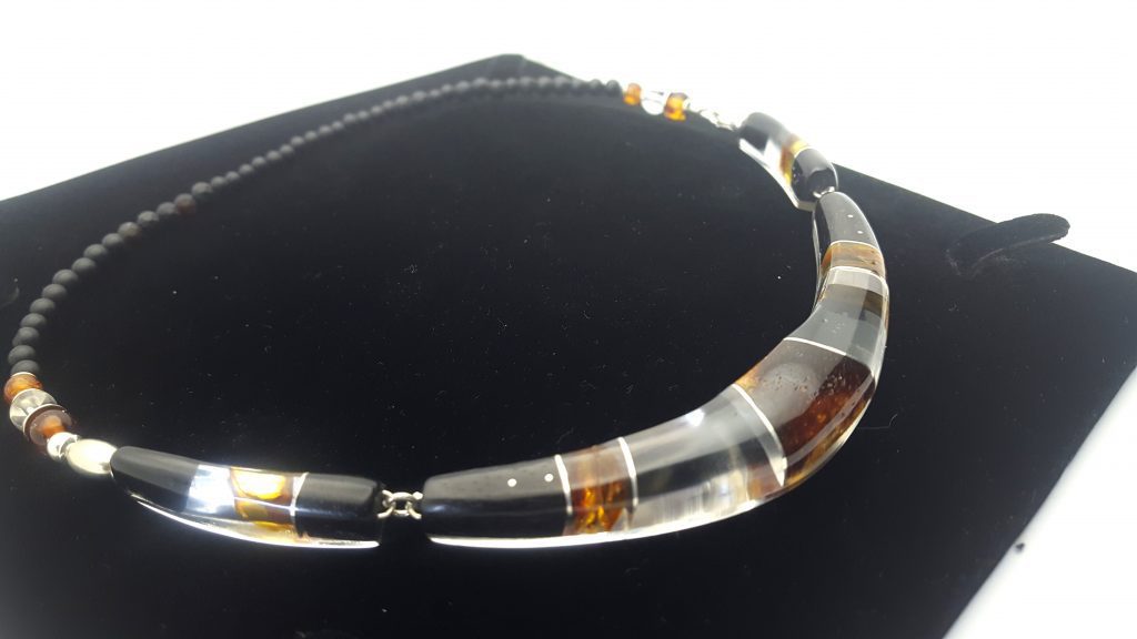 collier epoxy ambre
