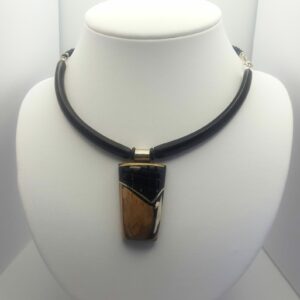 collier totem ivoire fossile